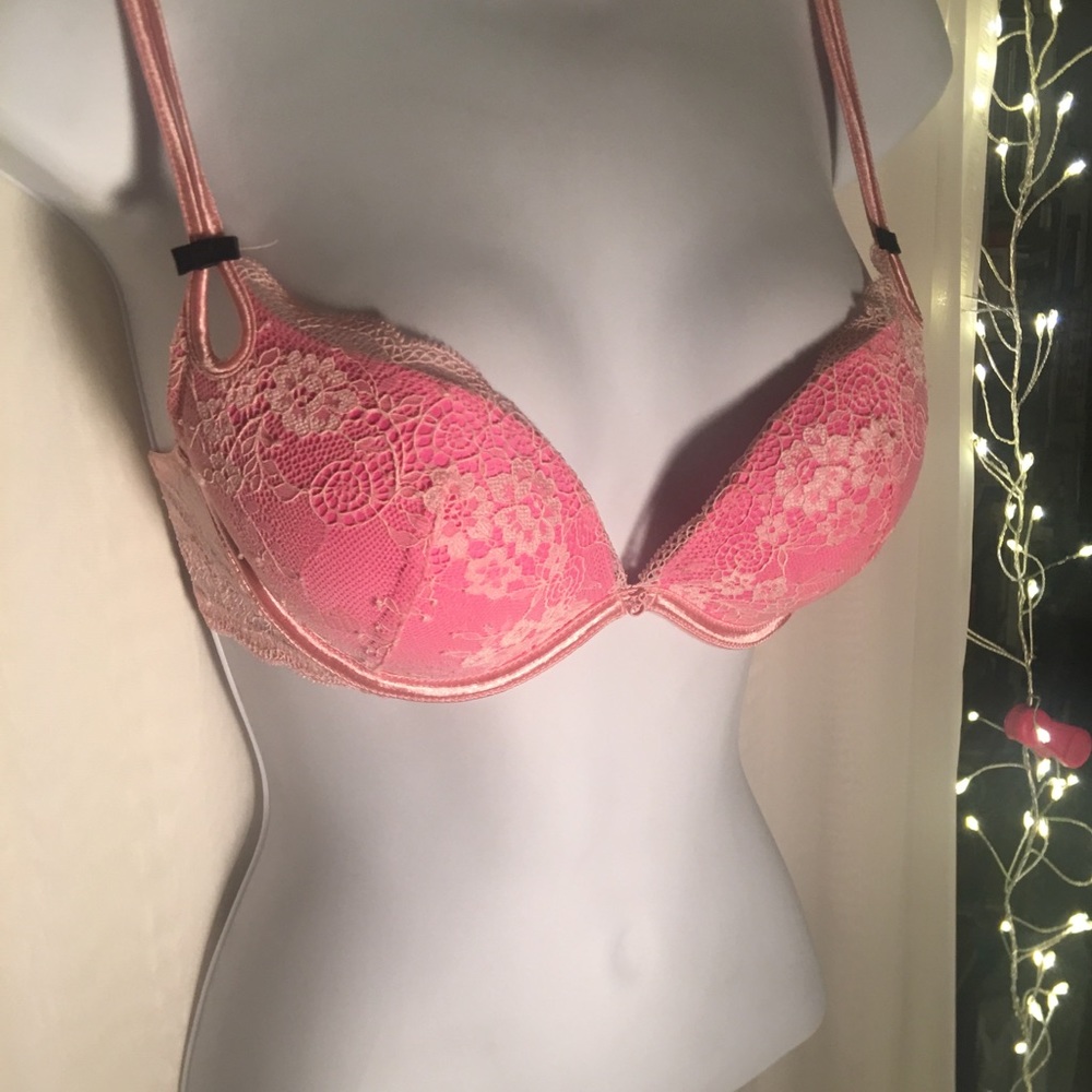 Victoria’s Secret pink lace push-up bra 34B